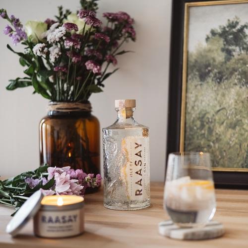 アイル オブ ラッセイジン 700ml 46度Isle of Raasay Gin